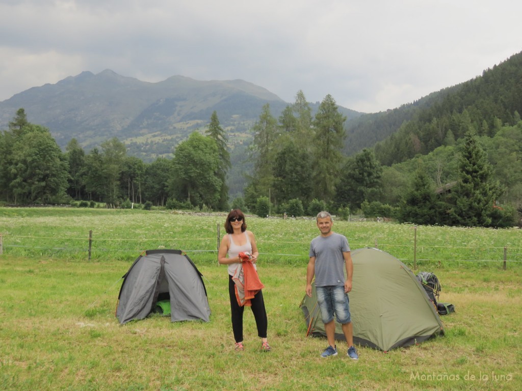Olga y Luis en el camping de Fiesch